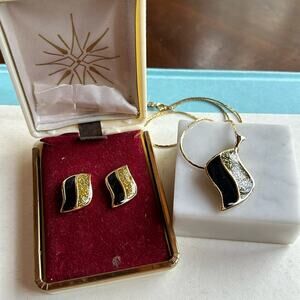 Vintage Royal Gold Dust & Black Enameled Pendant Necklace & Earrings Gold Tone